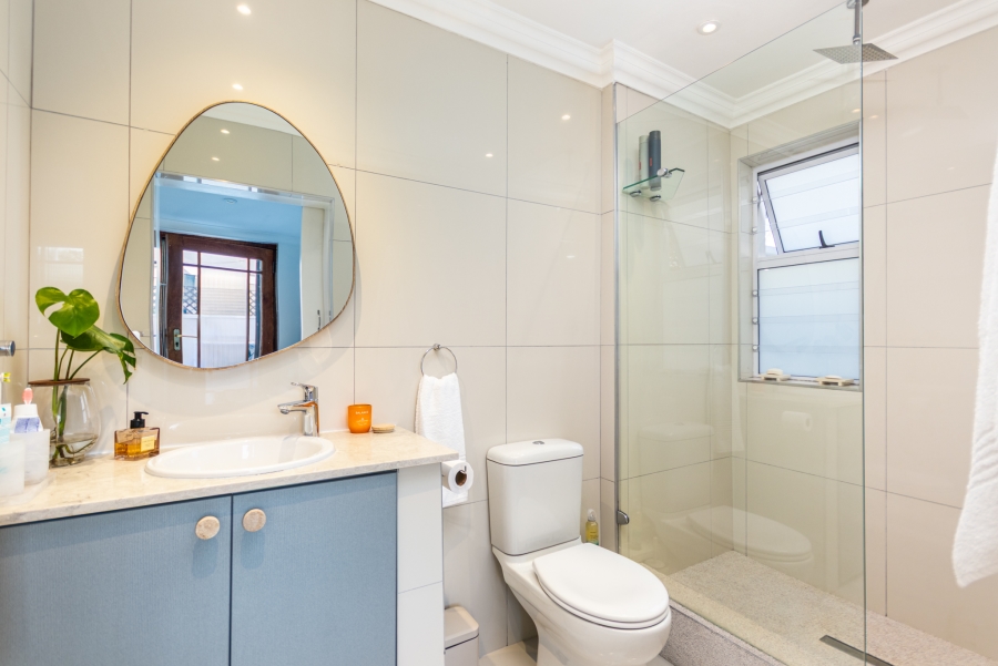 2 Bedroom Property for Sale in Claremont Western Cape